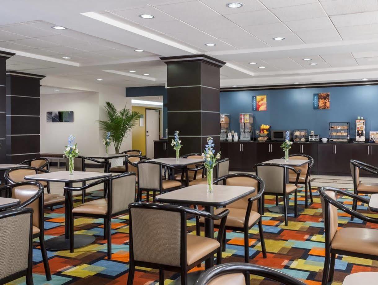 Spark By Hilton Houston Bush Intercontinental Airport Exterior photo